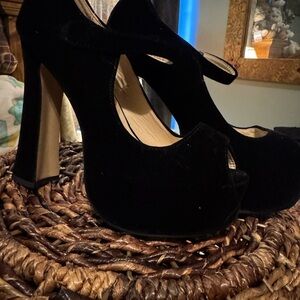 Elegant Black Velvet Women's Heels